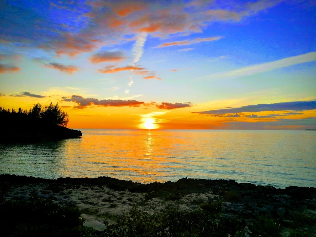 Lot 5 Rainbow Bay, Eleuthera