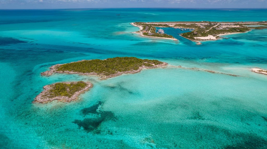 Sanctuary & Mini Cay, Exuma & Exuma Cays