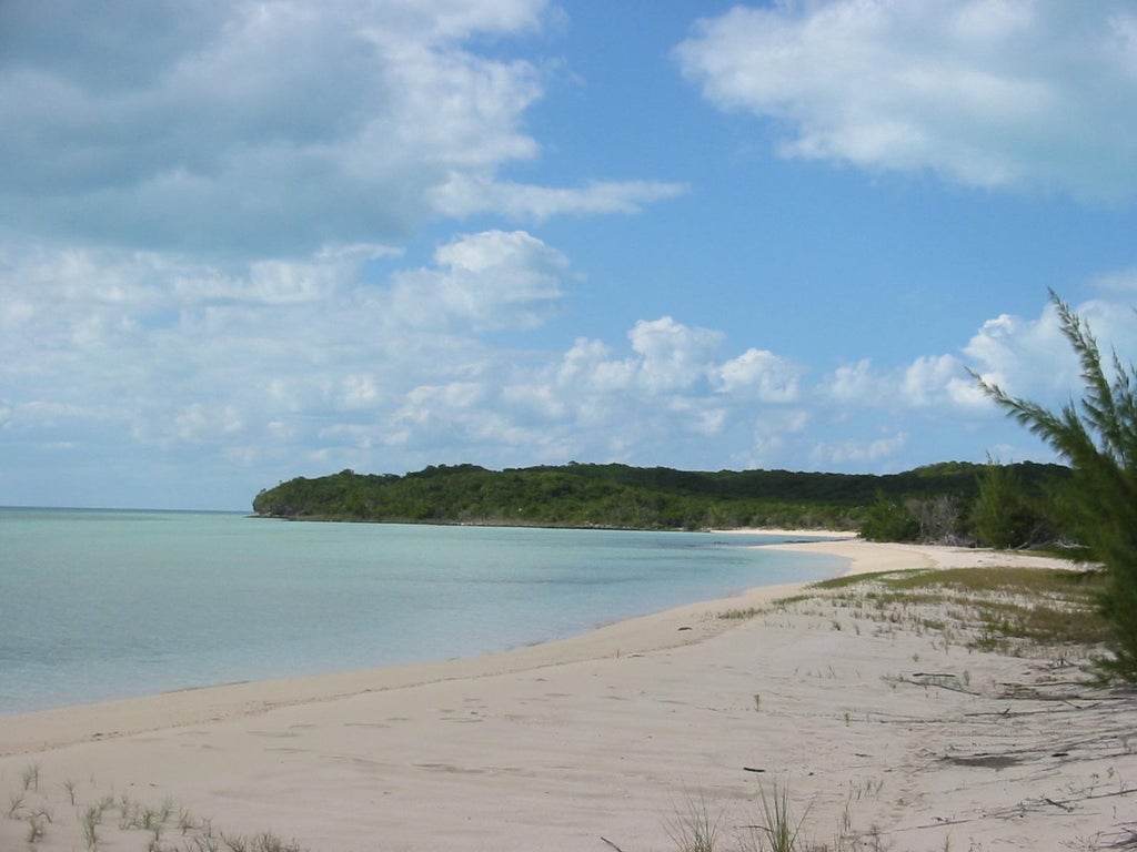 Half Moon Bay, Long Island