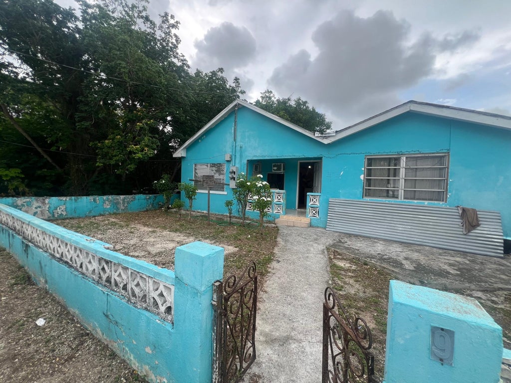 Kemp Road Home, New Providence/Paradise Island