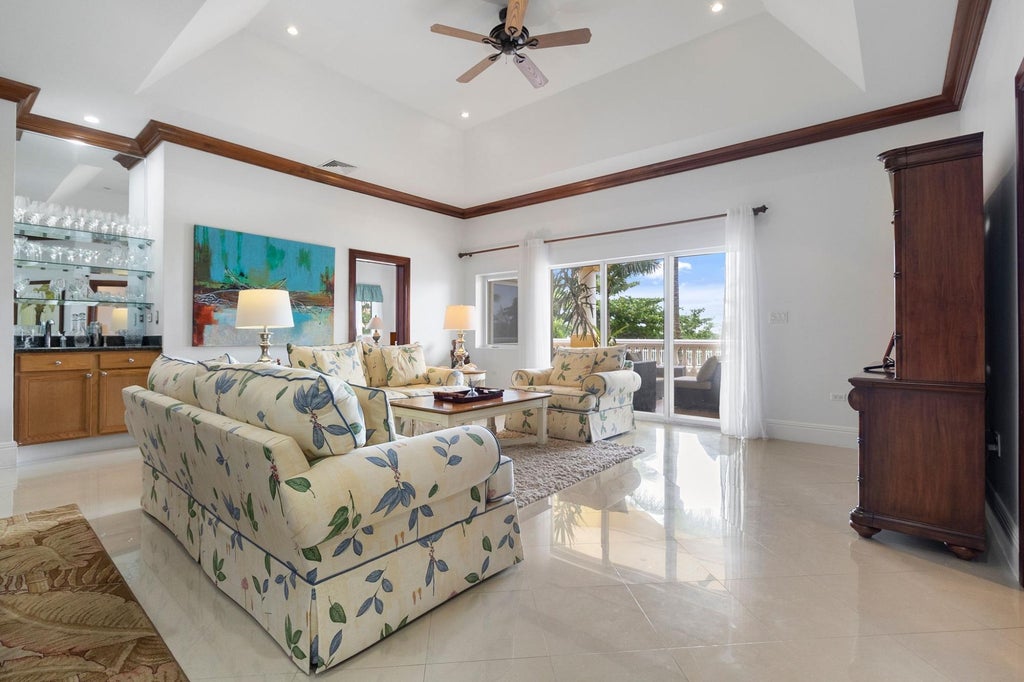 Caves Heights B11b, New Providence/Paradise Island