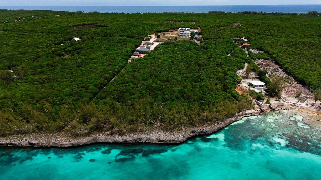 Lot 6 Governors Harbour, Eleuthera