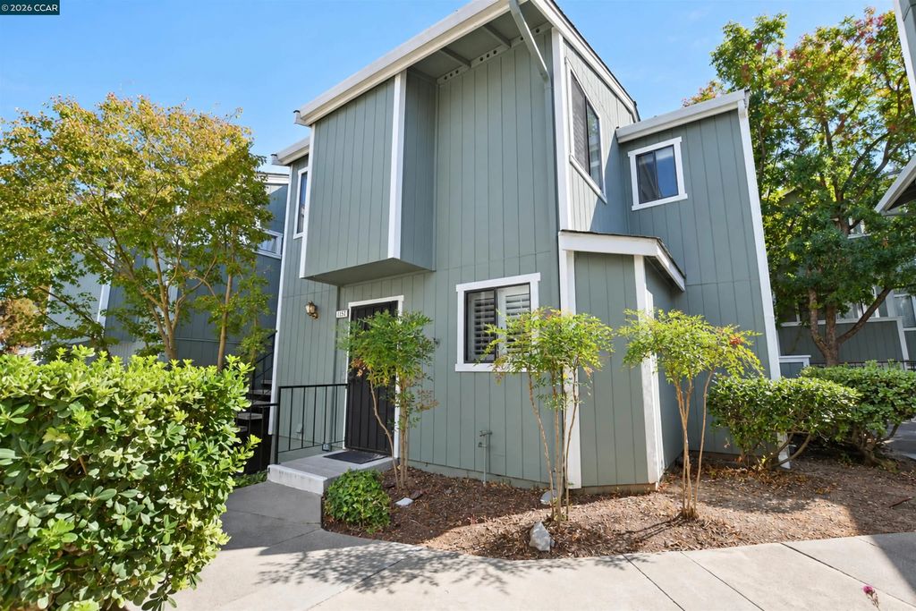 1152 Maywood Lane, Martinez