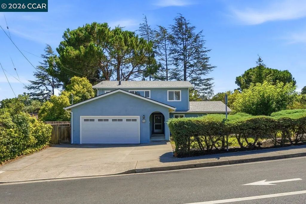 2254 Center Ave, Martinez