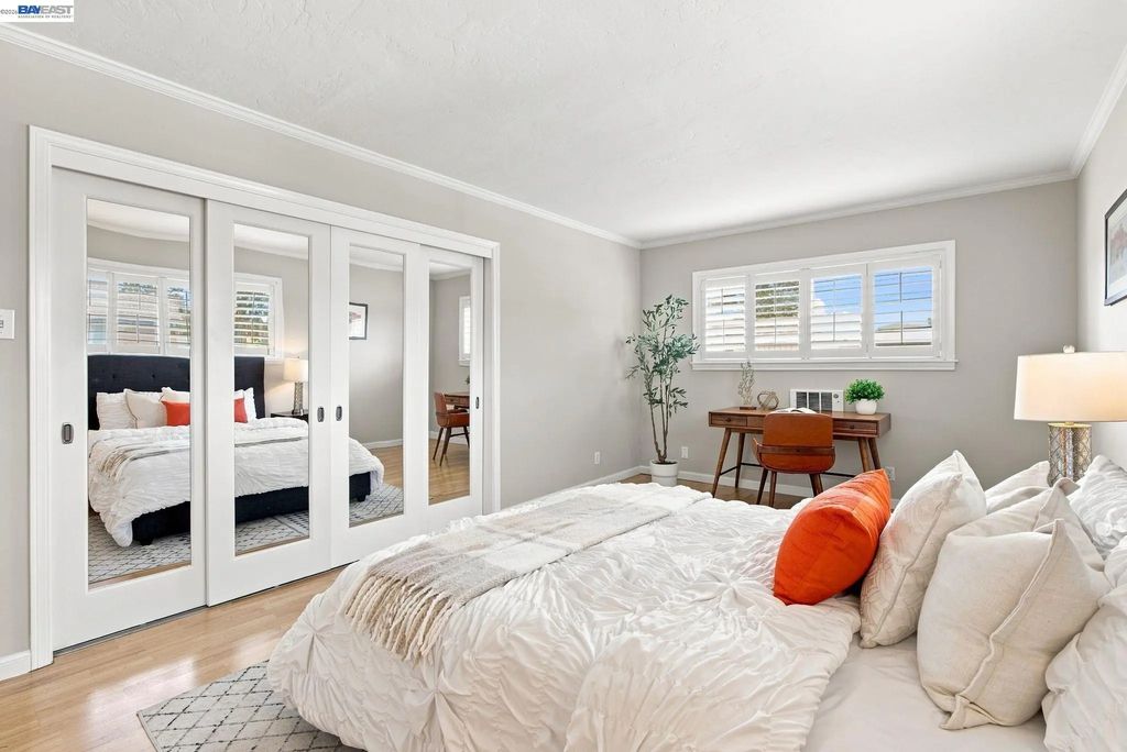 2137 Otis Dr 101, Alameda