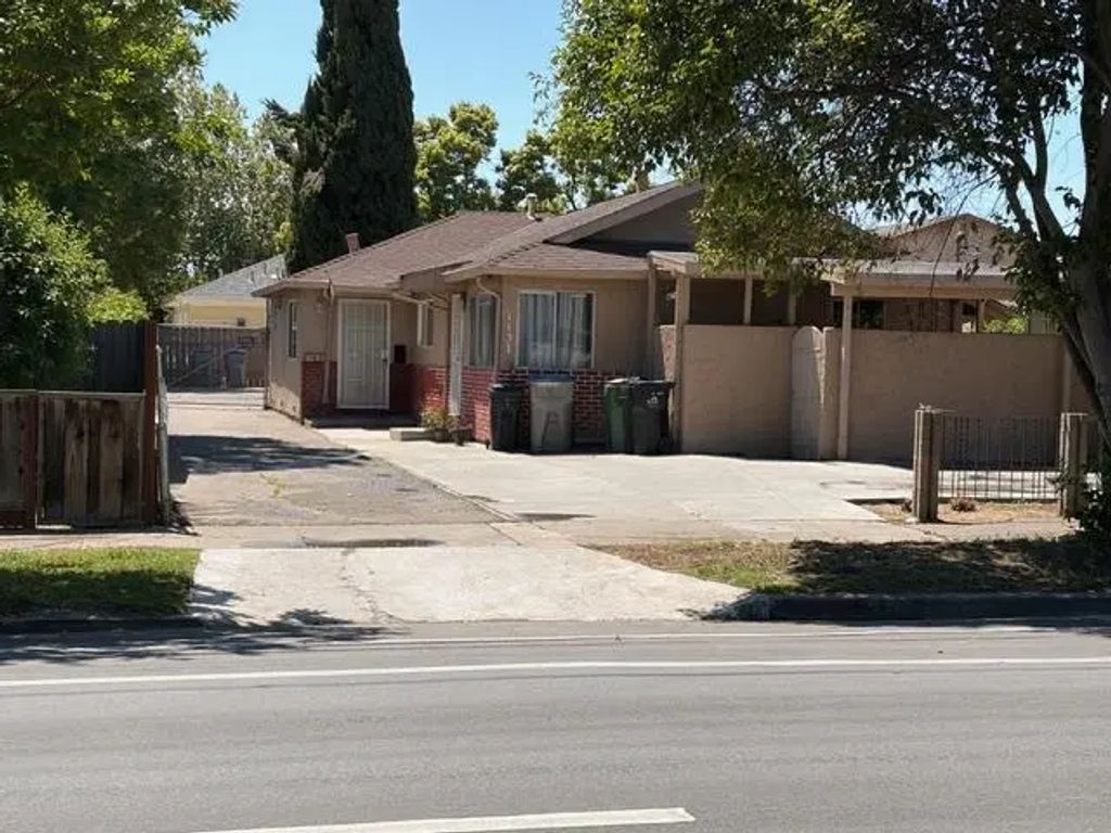 1131, 1135 S 10th Street, San Jose