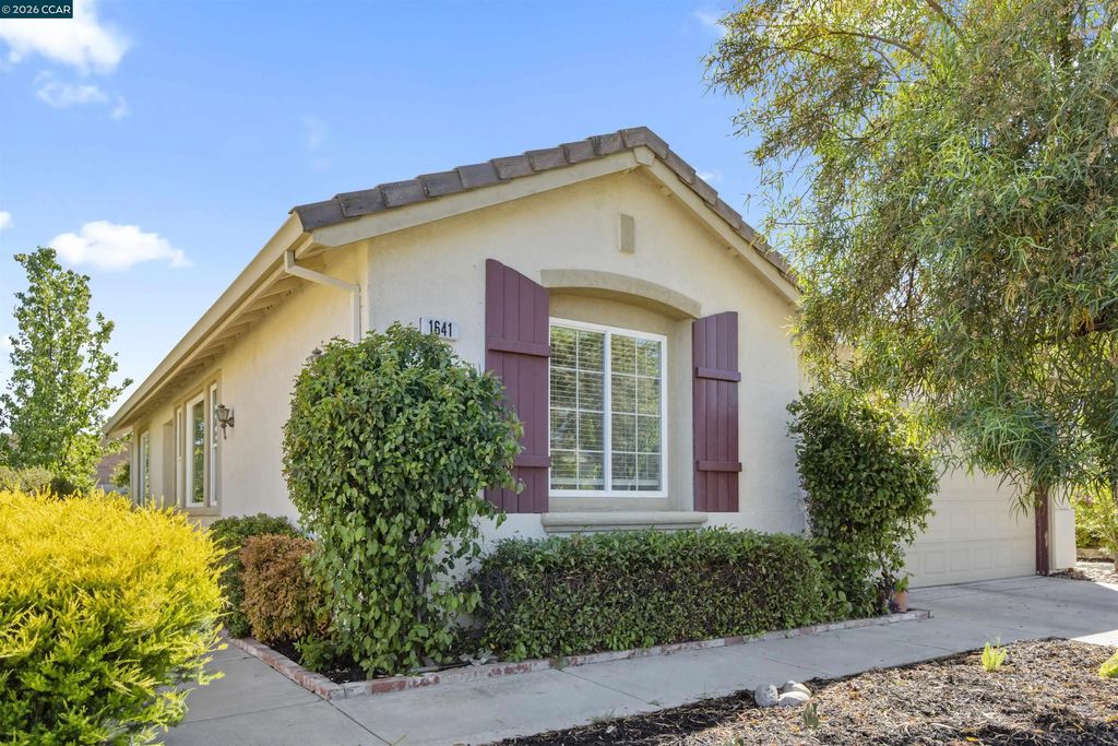 1641 Regent Dr, Brentwood