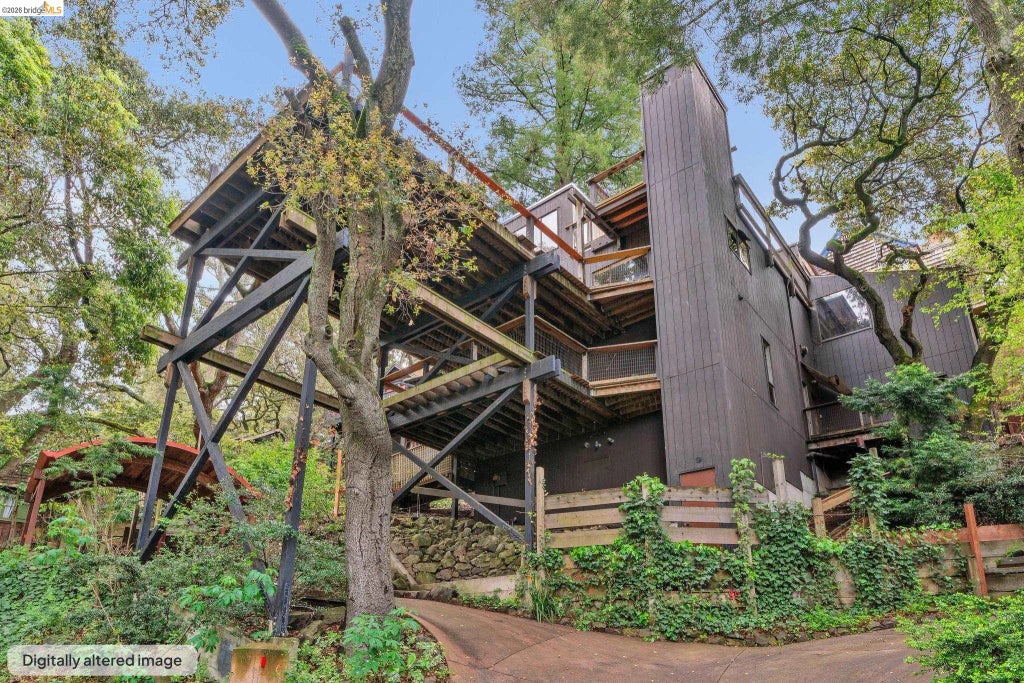 39 Canyon Rd, Berkeley