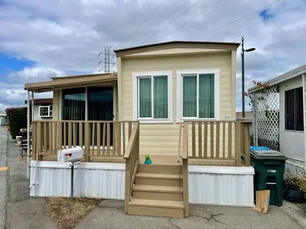 3015 E Bayshore Road 427, Redwood City