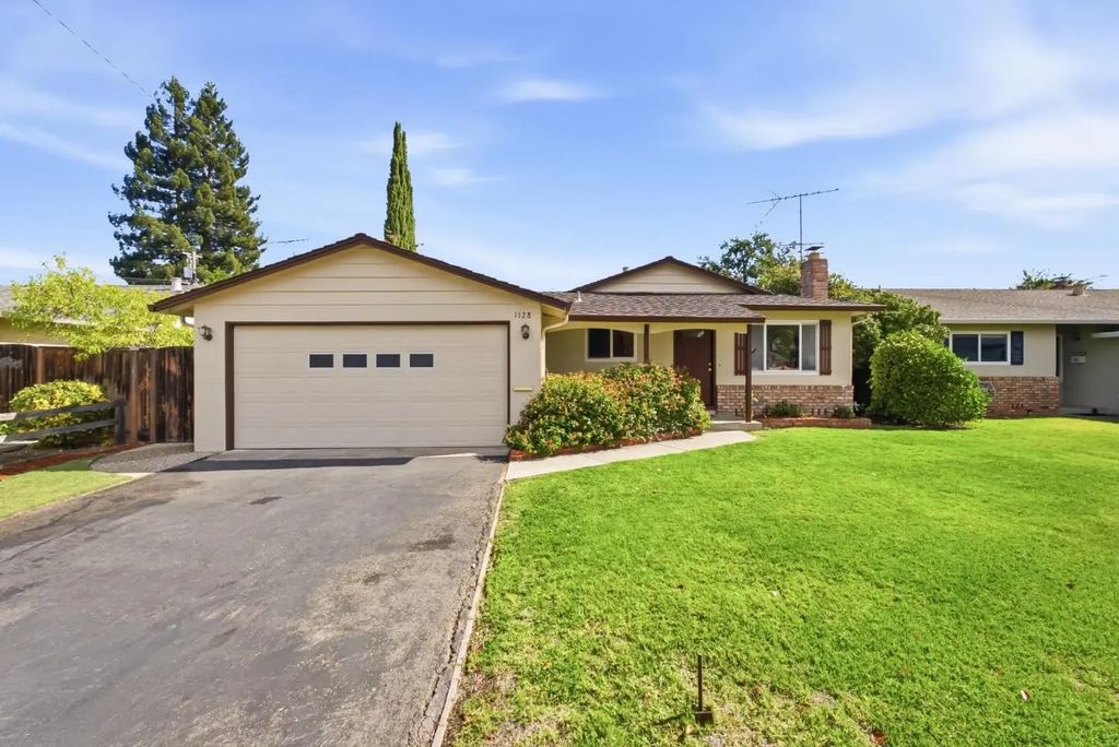 1128 Kentwood Avenue, Cupertino