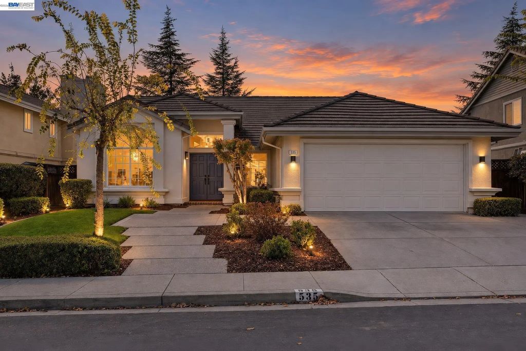 535 Zenith Ridge Rd, Danville
