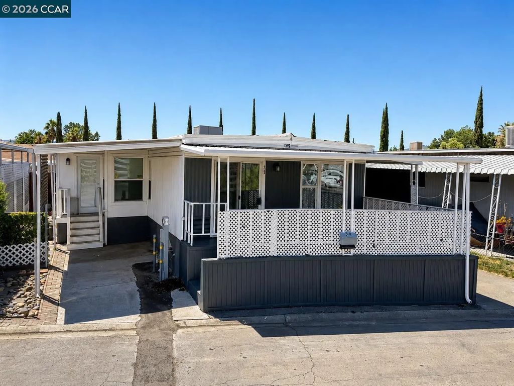 29 David Dr, Concord
