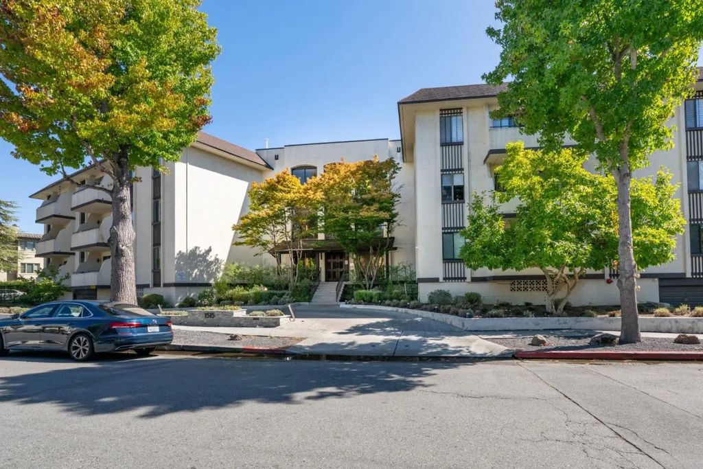 1515 Floribunda Avenue 304, Burlingame