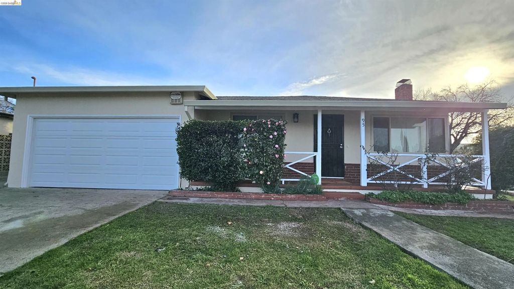 95 W Leland Rd, Pittsburg