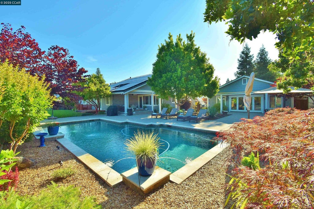 221 El Sobrante Dr, Danville