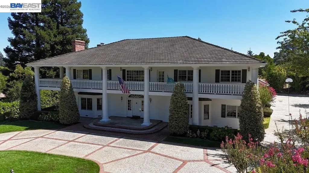 4 Deer Oaks Dr, Pleasanton