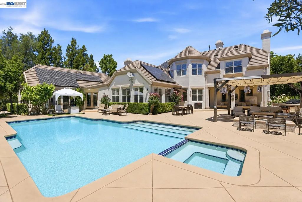3019 E. Ruby Hill Dr., Pleasanton