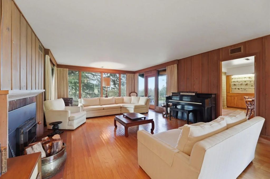 24733 Loma Prieta Avenue, Los Gatos