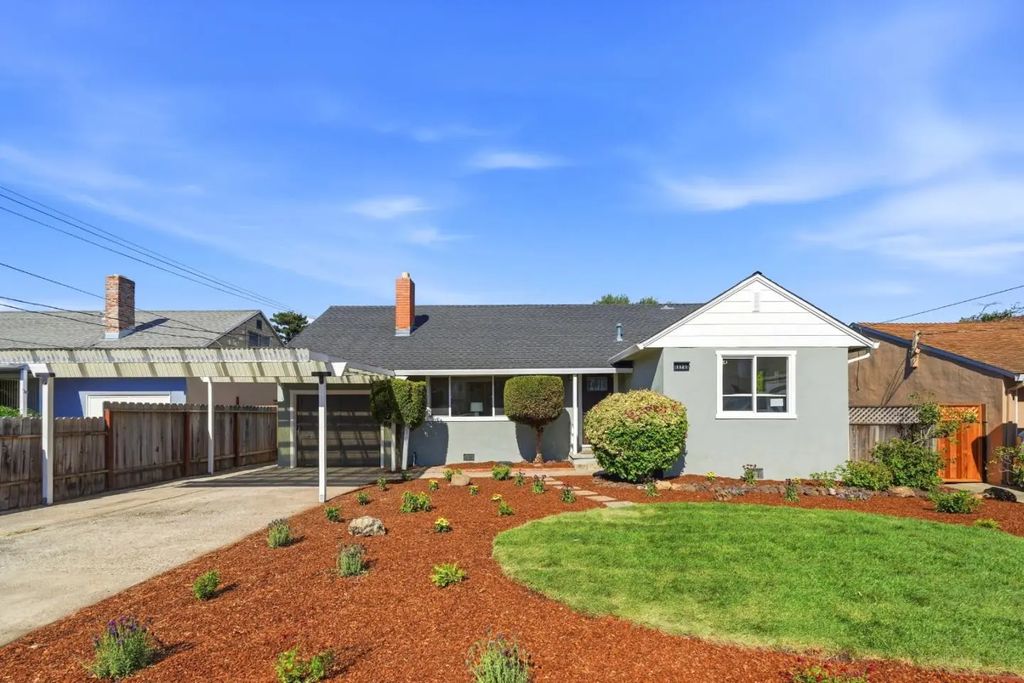 1121 Elmer Street, Belmont