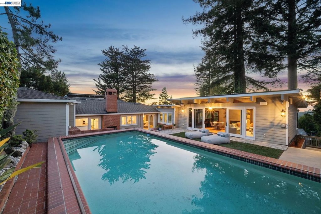 6427 Ascot Dr, Oakland