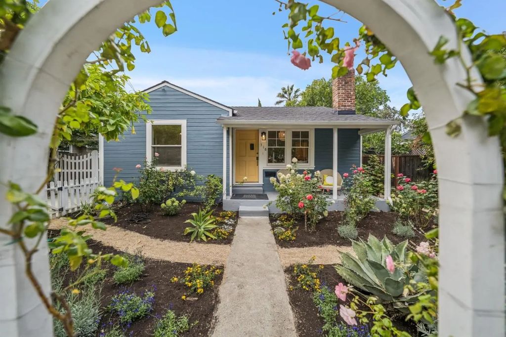 318 Oak Avenue, Redwood City