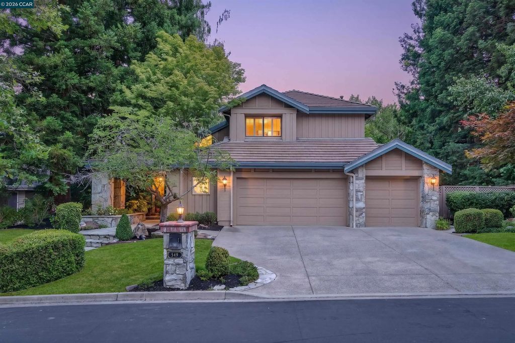 549 Buttonwood Dr, Danville