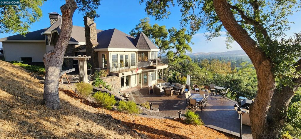715 Castle Rock Rd, Walnut Creek