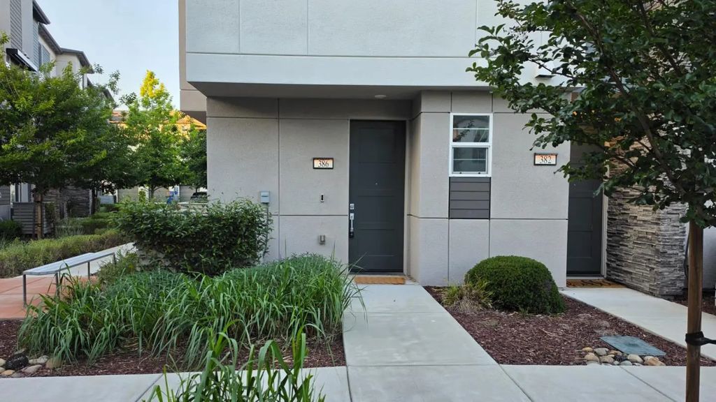 386 Rhythm Lane, Hayward