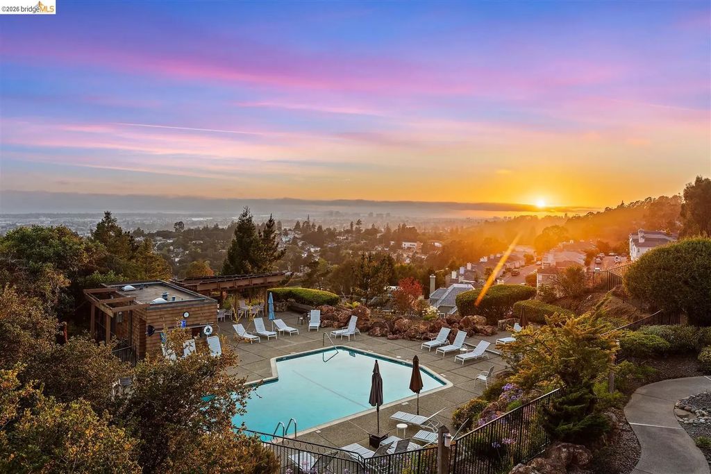 32 Sereno Circle, Oakland