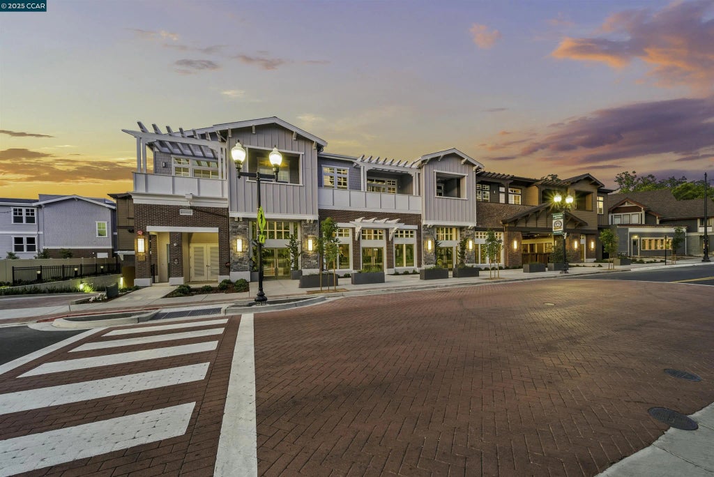 600 Hartz Ave 201, Danville