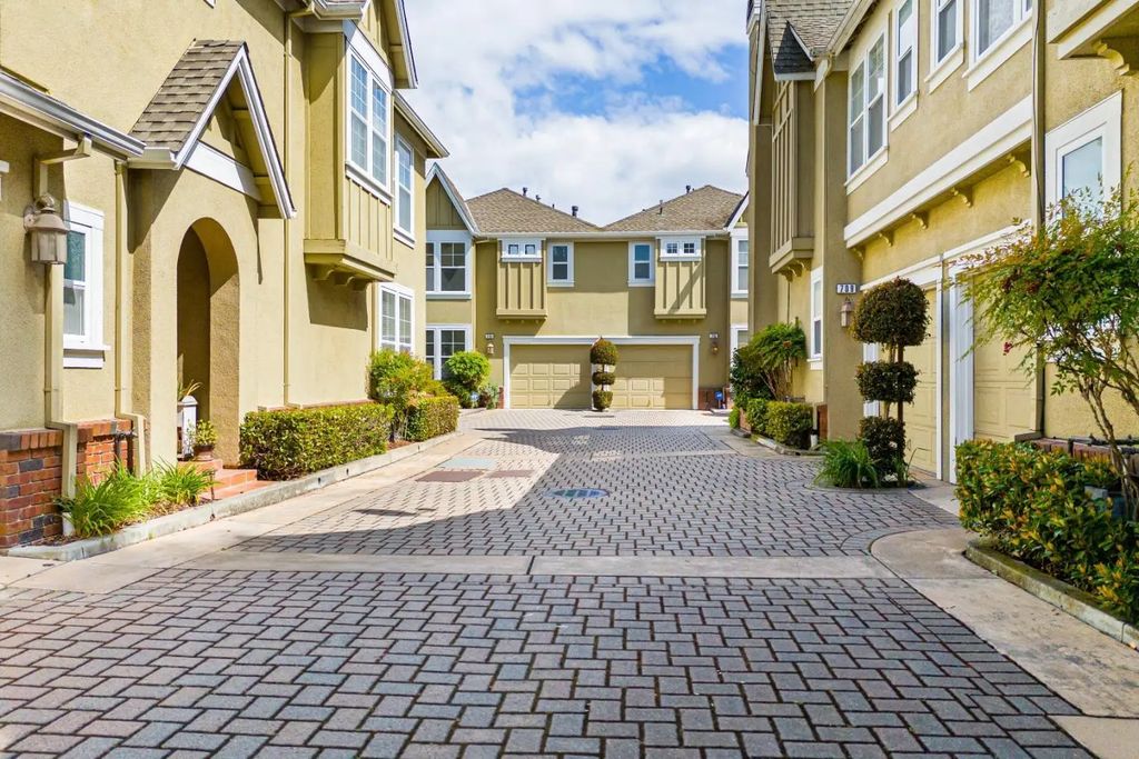 707 Valparaiso Avenue, Menlo Park