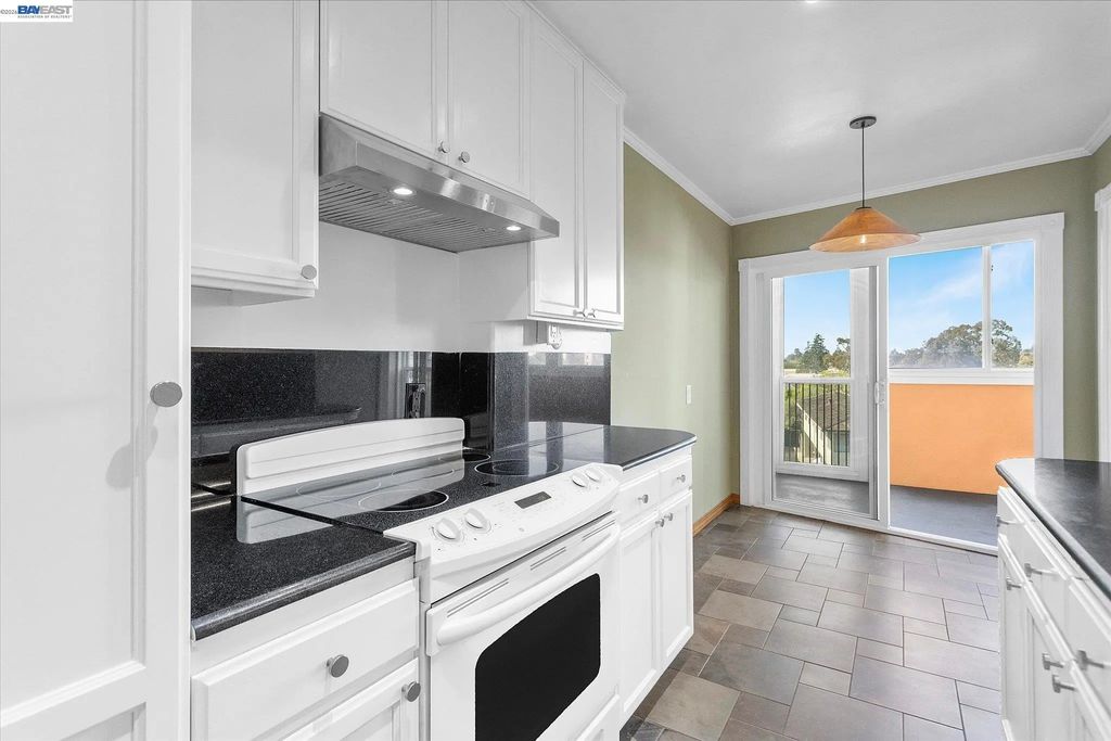 2137 Otis Dr 305, Alameda