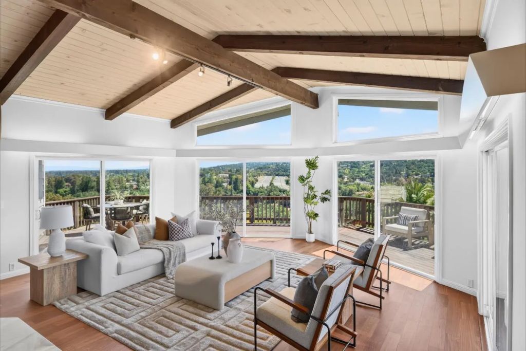 25322 La Rena Lane, Los Altos Hills