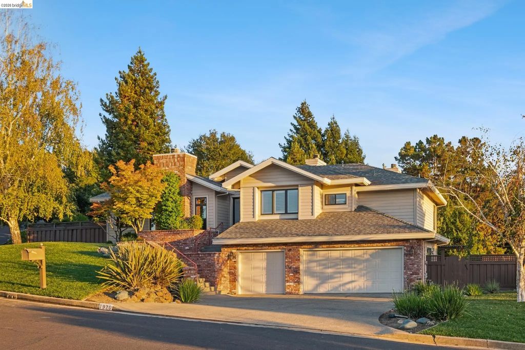 1920 Joseph Dr, Moraga