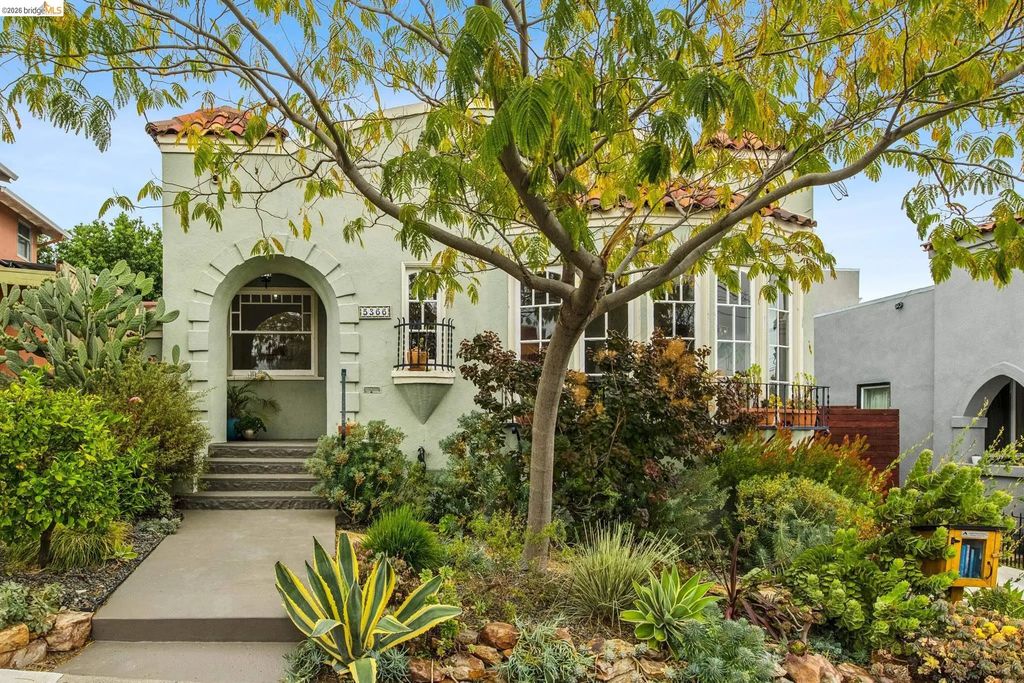5366 Walnut, Oakland