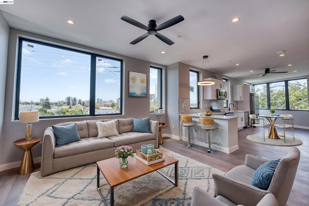 4202 Telegraph Ave 301, Oakland