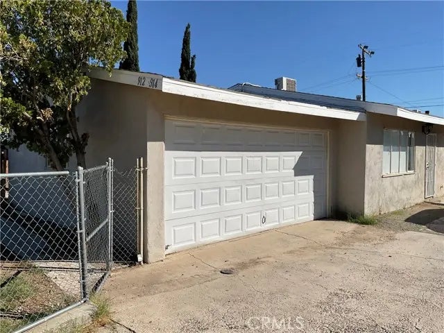 912 E Navajo Street, Barstow