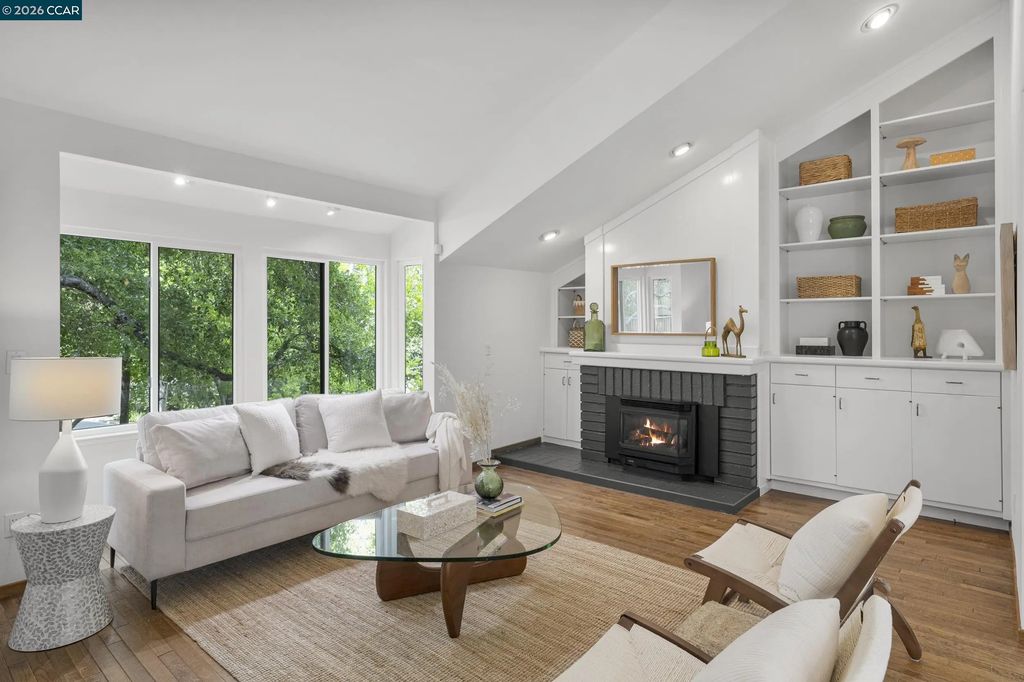 28 Curlew Way, Novato