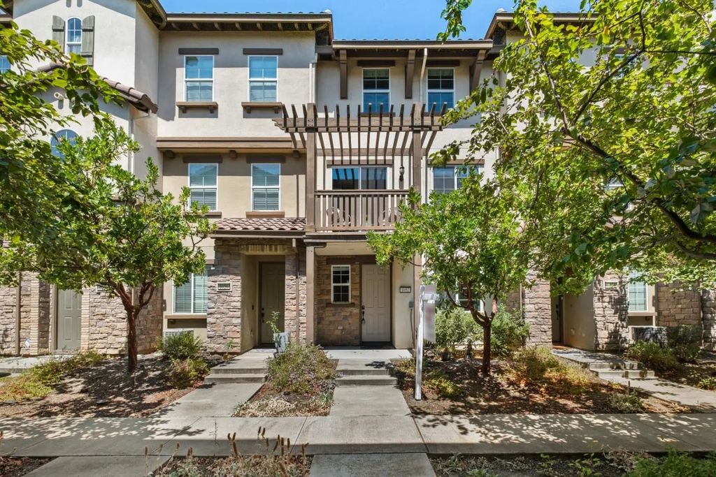 1052 Chamomile Walkway, San Jose