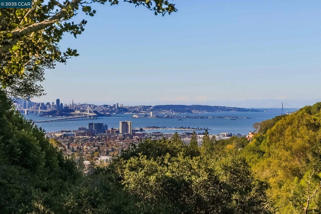 1383 Alvarado Rd, Berkeley