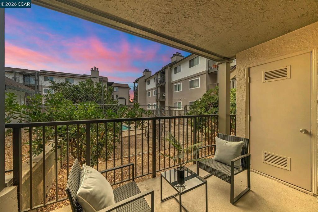 1318 B St 105, Hayward