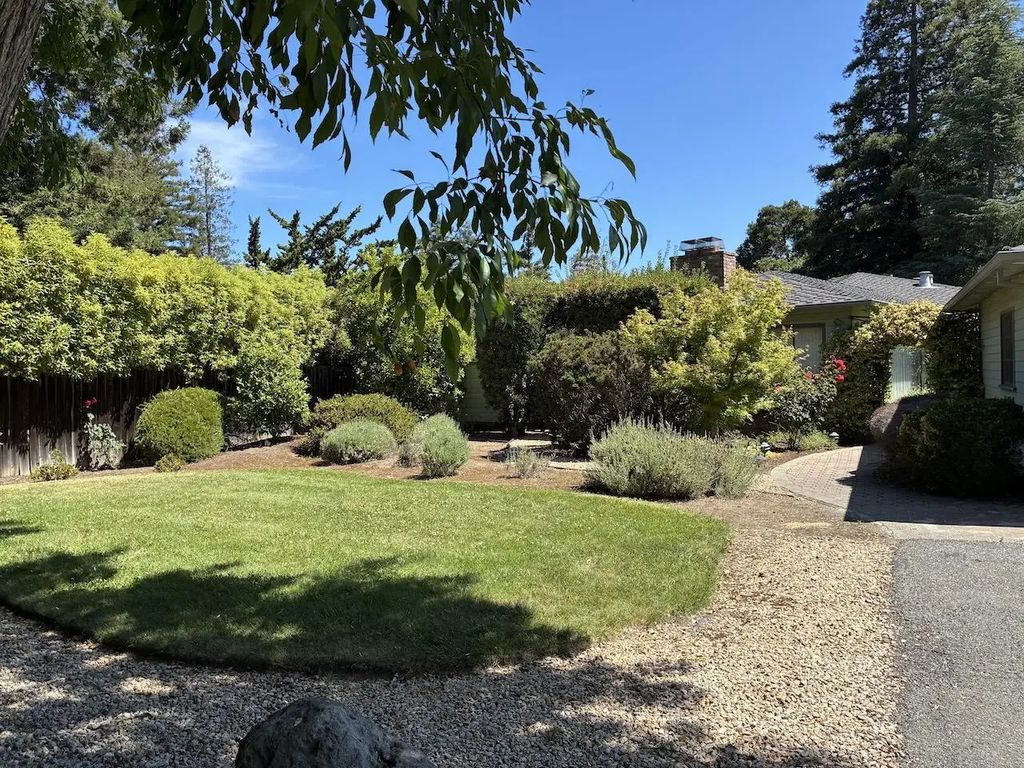 3511 La Mata Way, Palo Alto