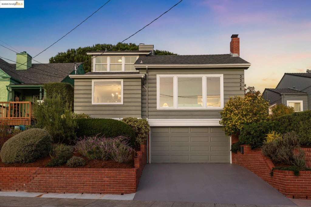 3328 Herrier St, Oakland