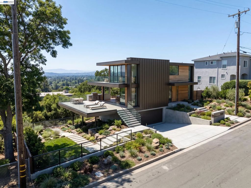 14643 Saturn Dr, Castro Valley