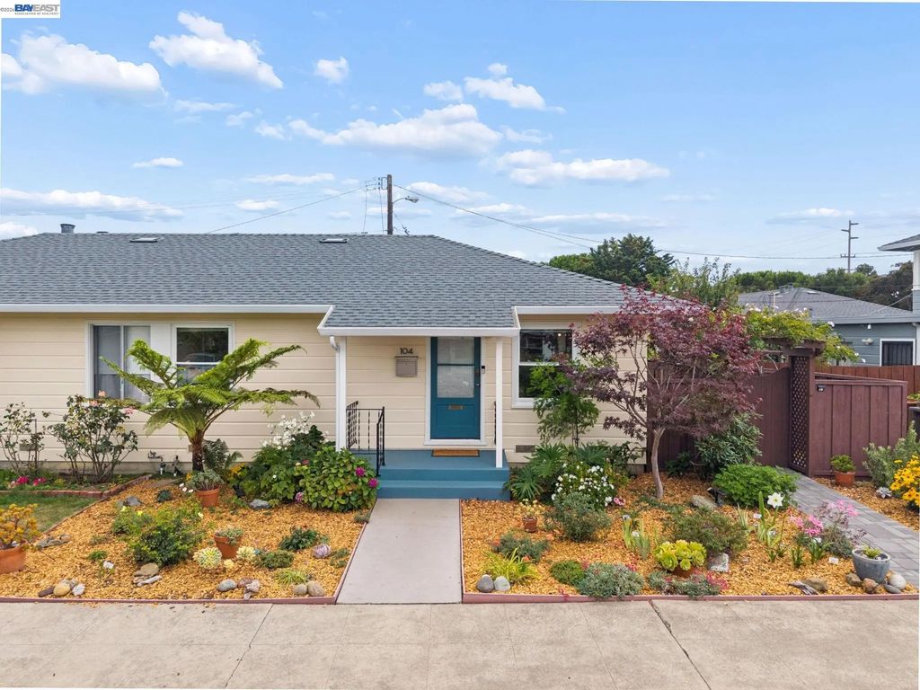 104 Cypress St, Alameda