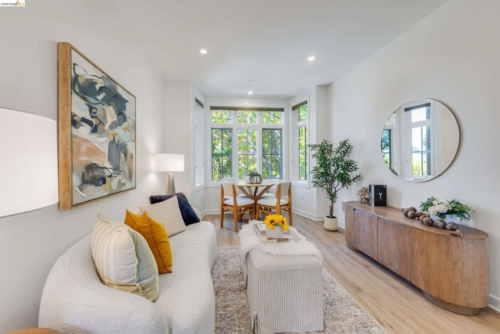 2628 Telegraph Ave 303, Berkeley