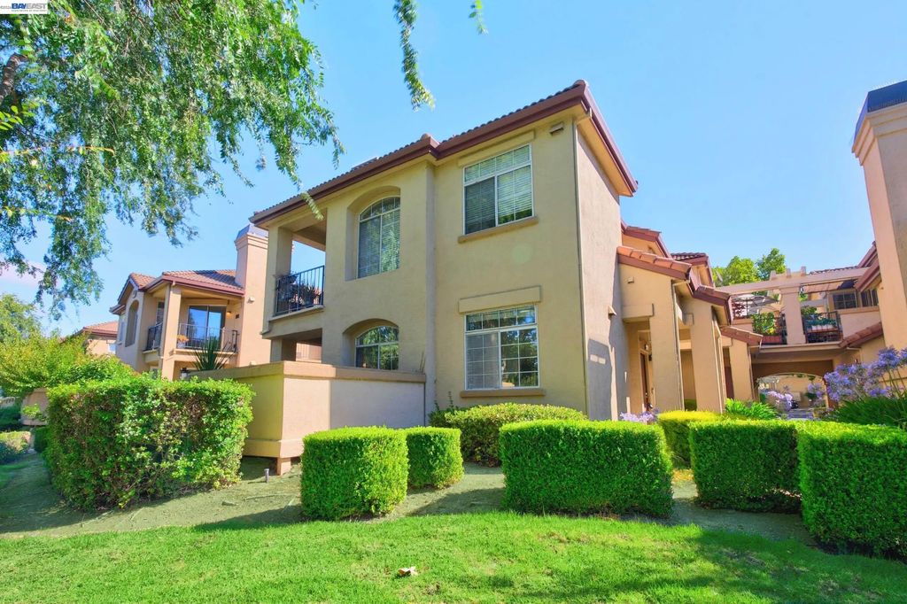 7672 Tuscany Dr, Dublin