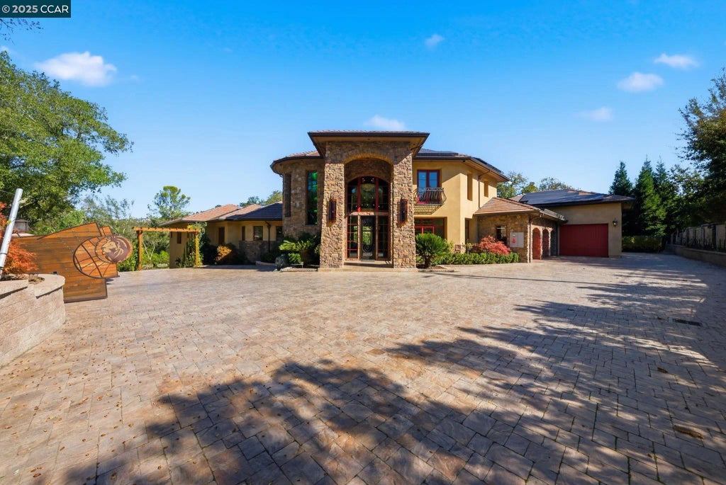 8 Quiet Country Lane, Danville