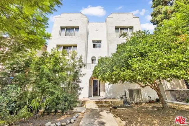 225 E Garfield Avenue 205, Glendale