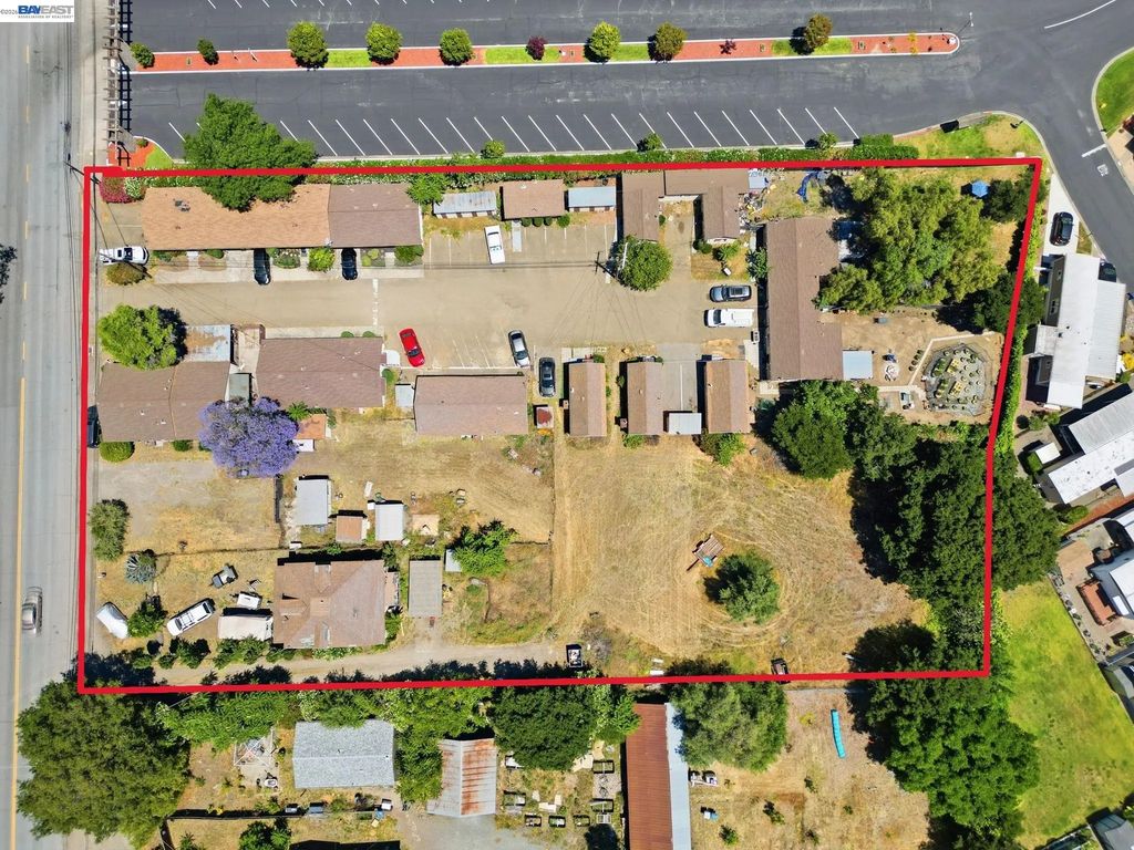 585 Old Canyon Rd, Fremont